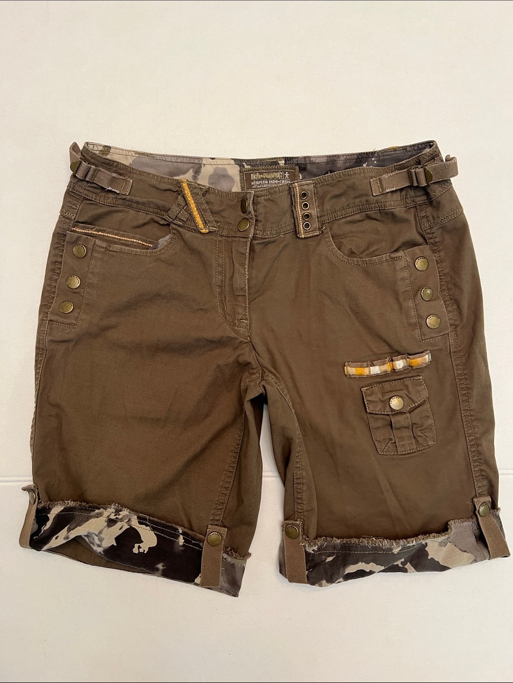 Y2K EARLY 200’s VINTAGE DA-NANG MILITARY SURPLUS UTILITY CARGO SHORTS SIZE SMALL
